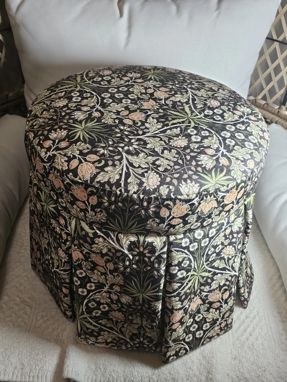Morris & Co HYACINTH swivel and Storage Ottoman with Lid Floral